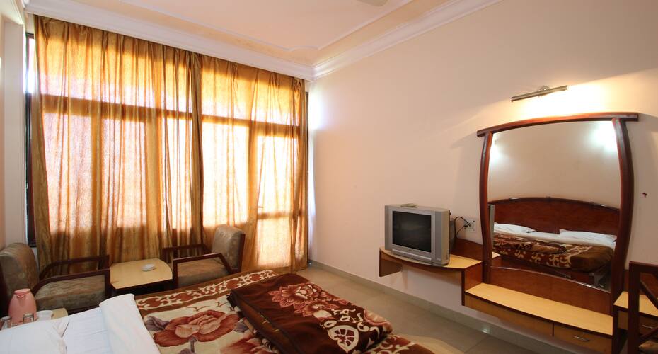 Ashiyana Continental Hotel, Mussoorie 4